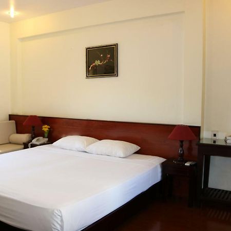 Nhi Trung Hotel ホイアン エクステリア 写真